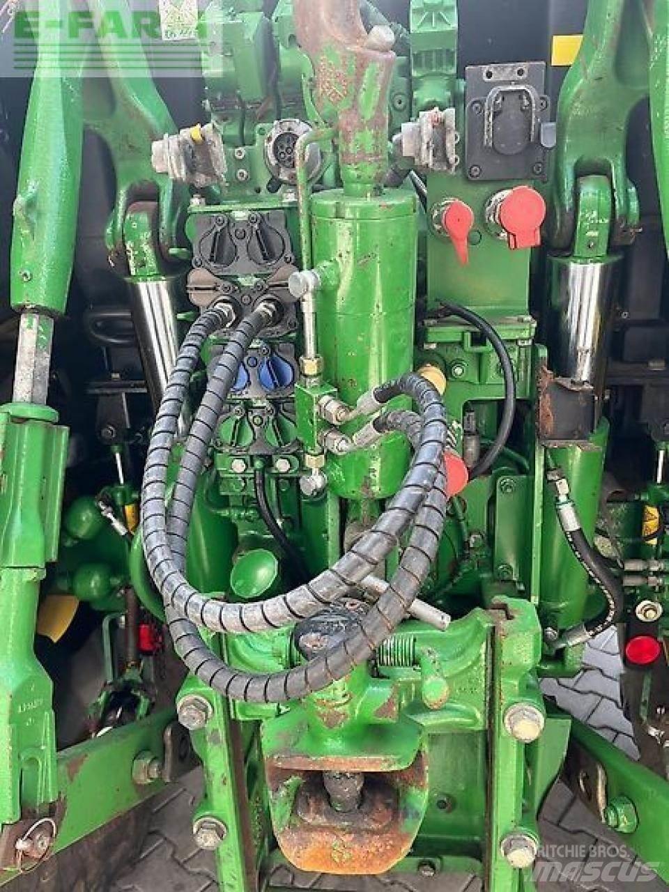 John Deere 6155 r Traktoren