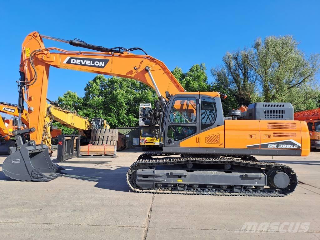 Develon DX300LC-7M Raupenbagger