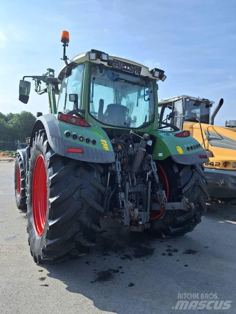 Fendt 718 Vario Traktoren