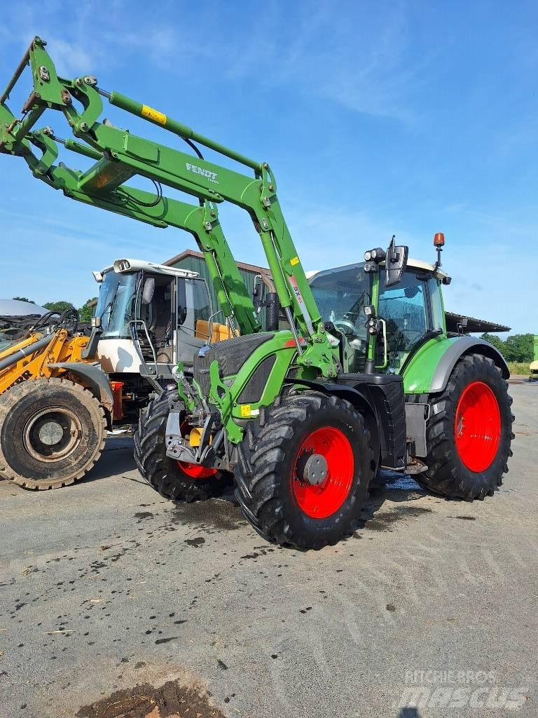 Fendt 718 Vario Traktoren