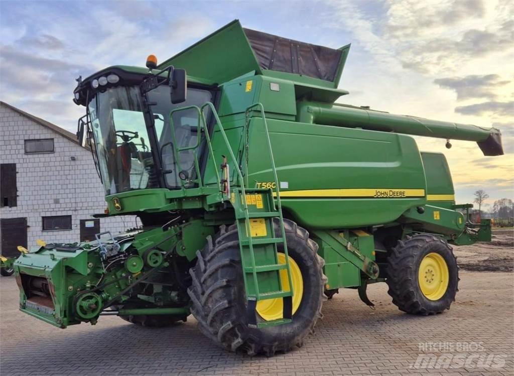 John Deere T560 Mähdrescher