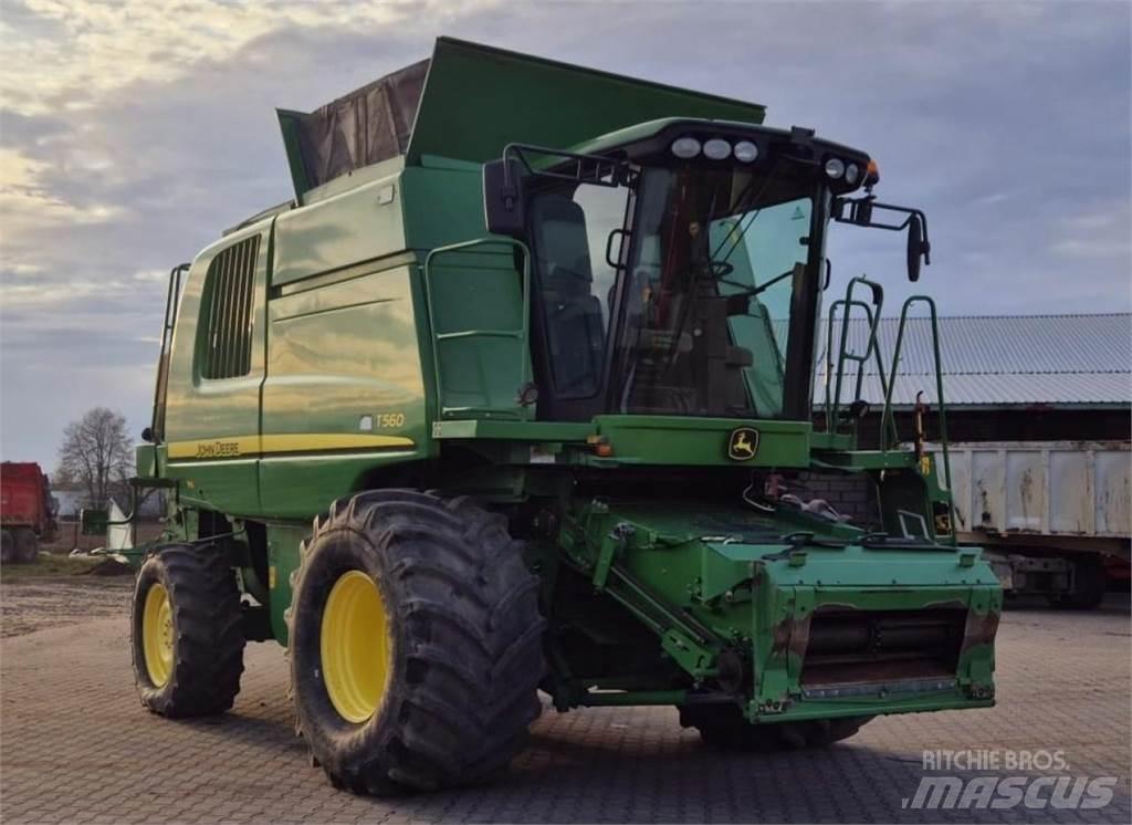 John Deere T560 Mähdrescher