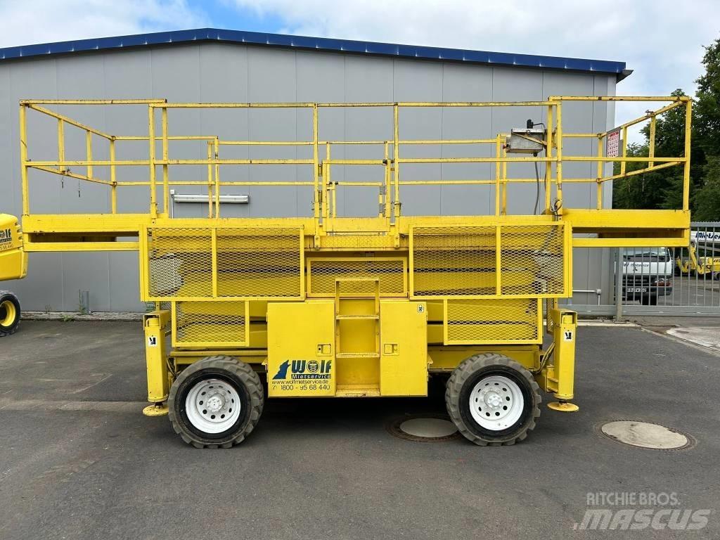 SkyJack SJ 8841 RT Scheren-Arbeitsbühnen
