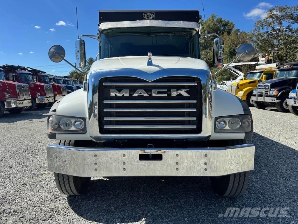 Mack Granite 84FR Kipper