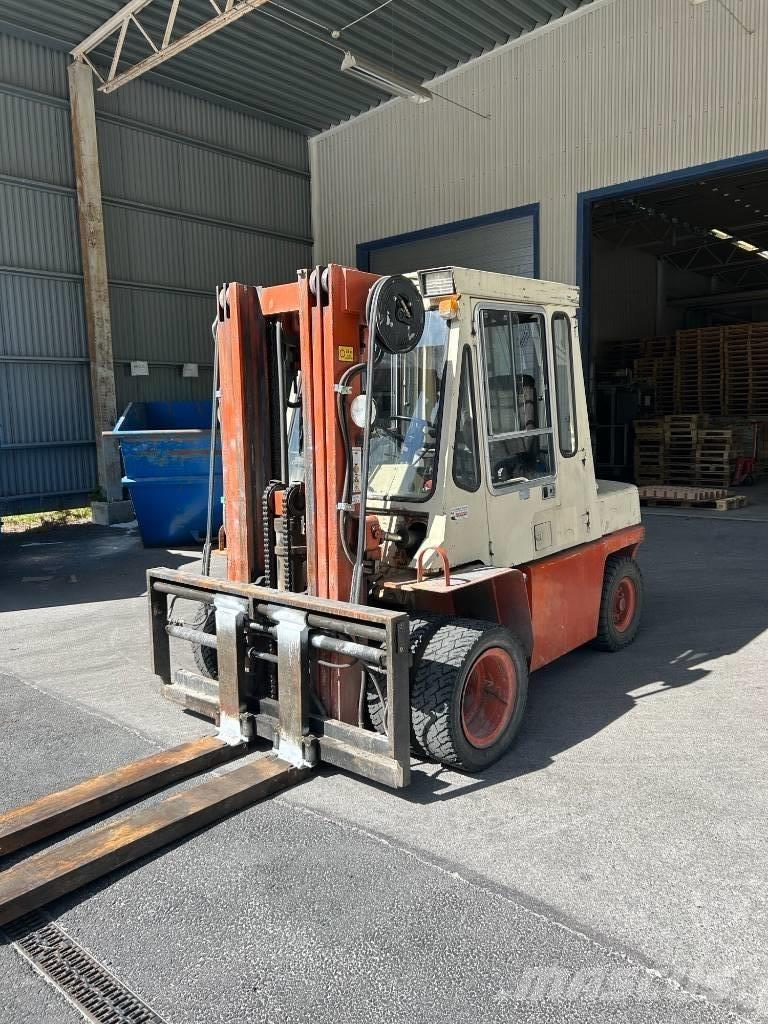 Nissan YGF03 Dieselstapler