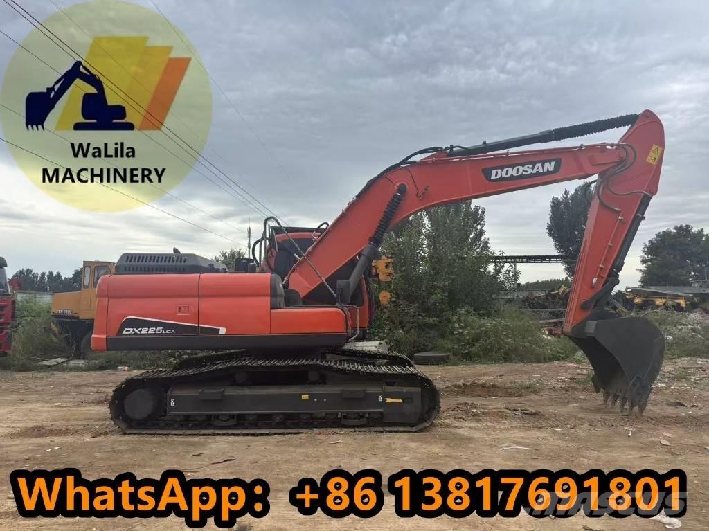 Doosan DX 225 LCA Raupenbagger