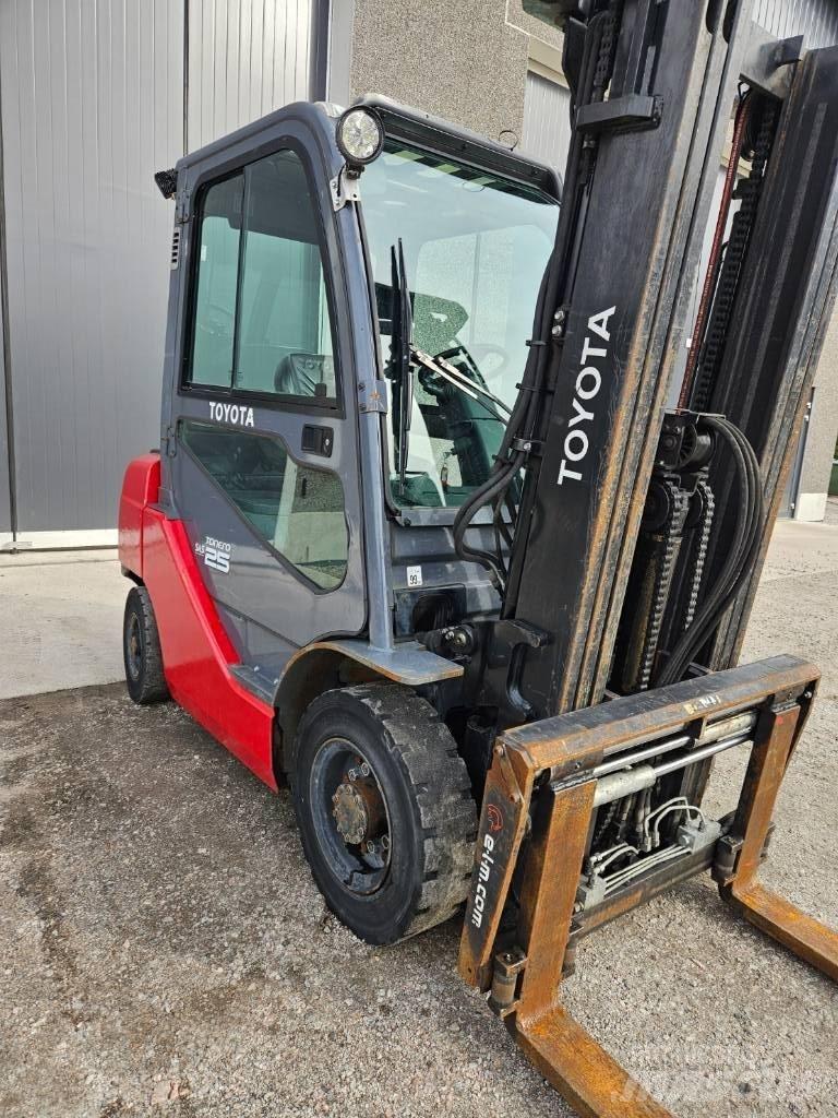 Toyota 02-8 FDF 25 Dieselstapler