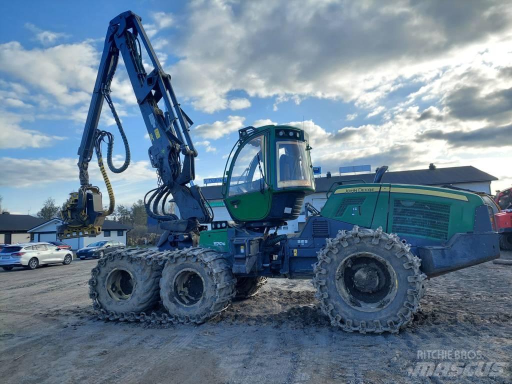 John Deere 1170G Harvester