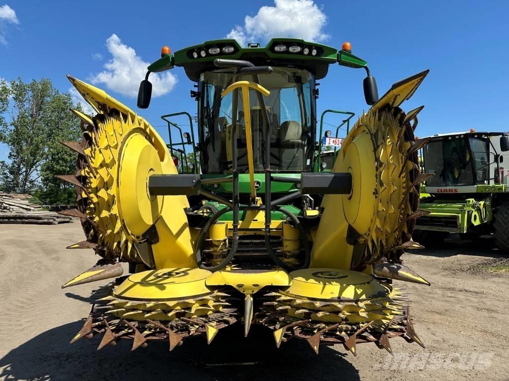 John Deere 8600 Selbstfahrende Häcksler