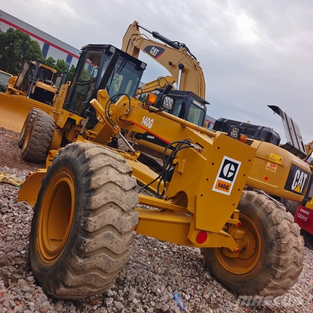 CAT 140 Grader
