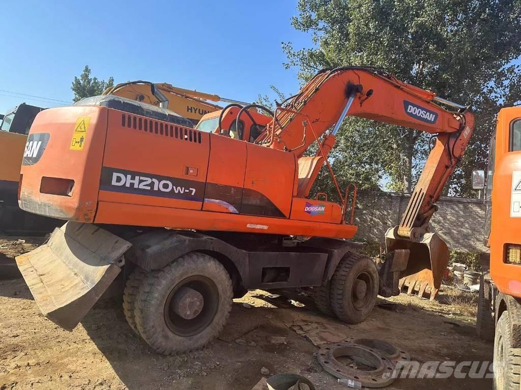Doosan DH210w Mobilbagger