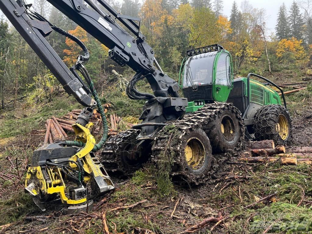 John Deere 1270 E Harvester