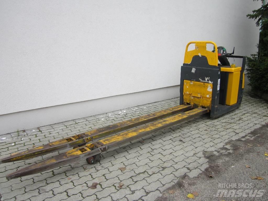 Jungheinrich ECE230 Elektrostapler