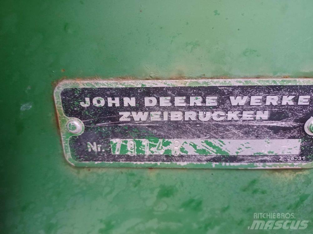 John Deere 1000 Grubber