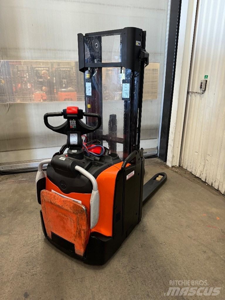 Toyota SPE120L Deichselstapler