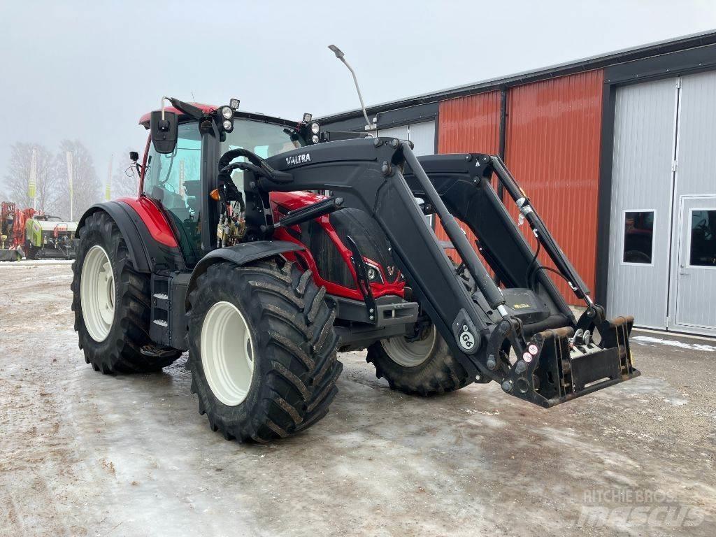 Valtra N174D Traktoren