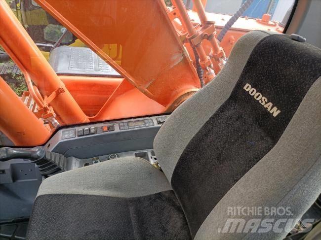 Doosan DX 300 Raupenbagger