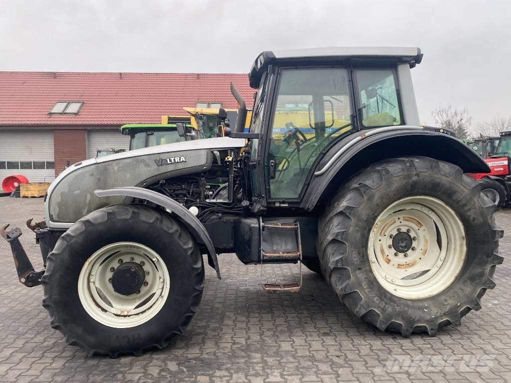 Valtra T 161 Traktoren