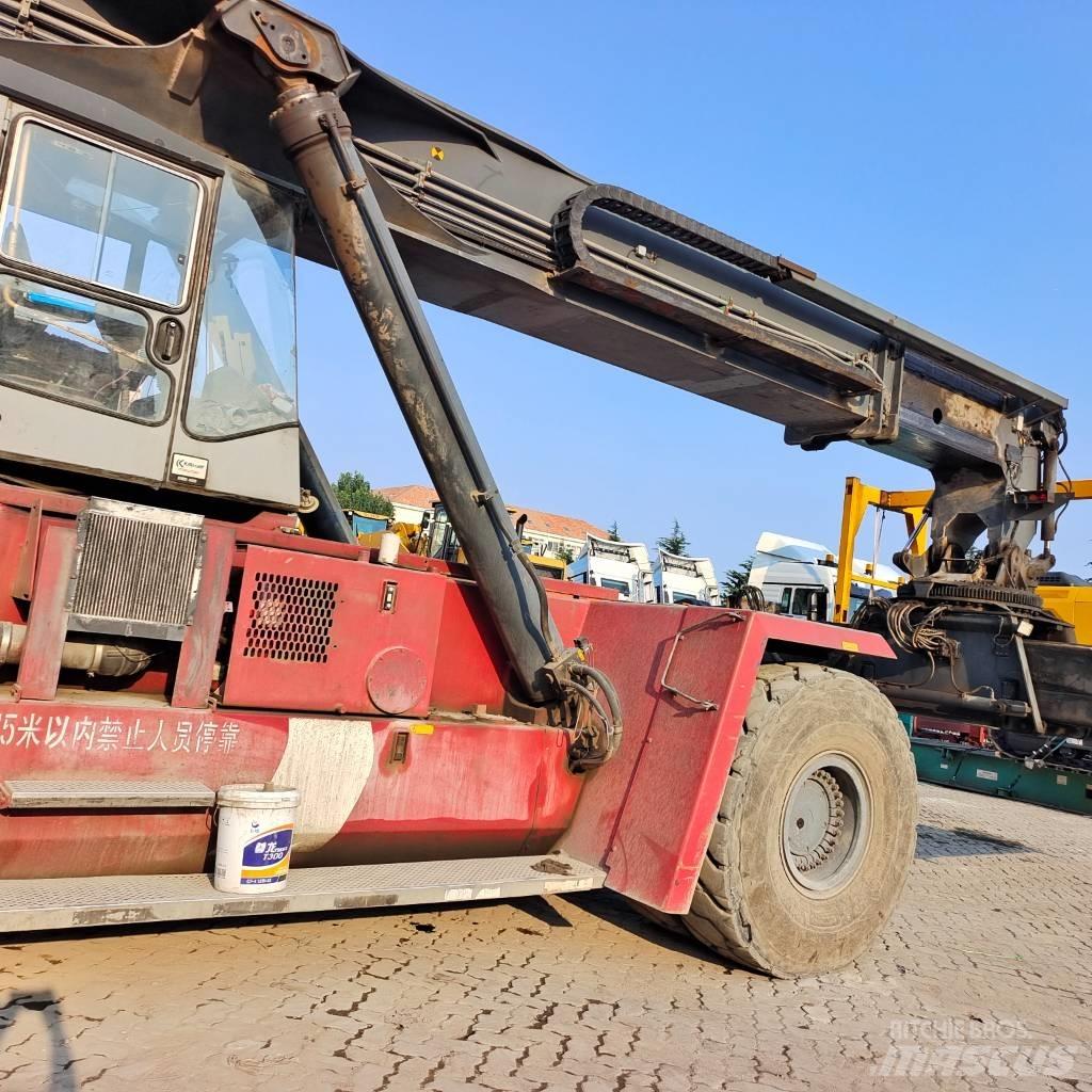 Kalmar DRD450 Reach-Stacker
