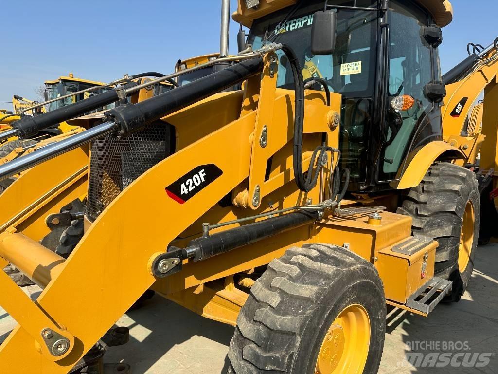 CAT 420F Radlader