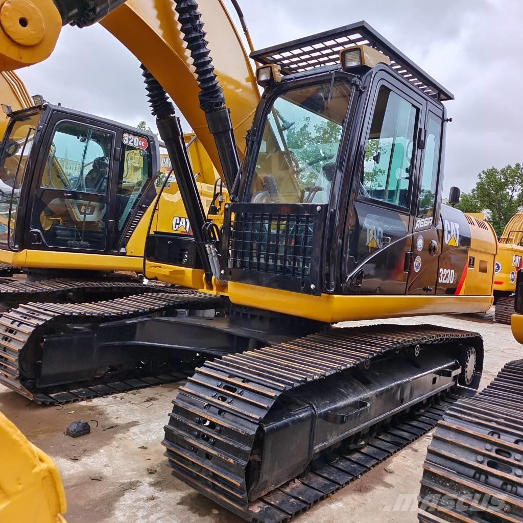 CAT 323 D Raupenbagger