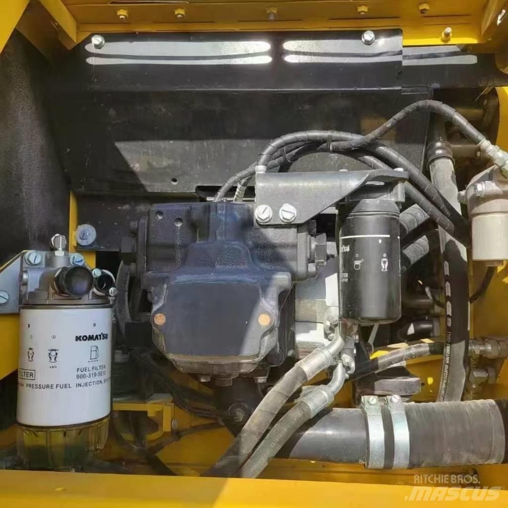Komatsu 240LC-8 Raupenbagger