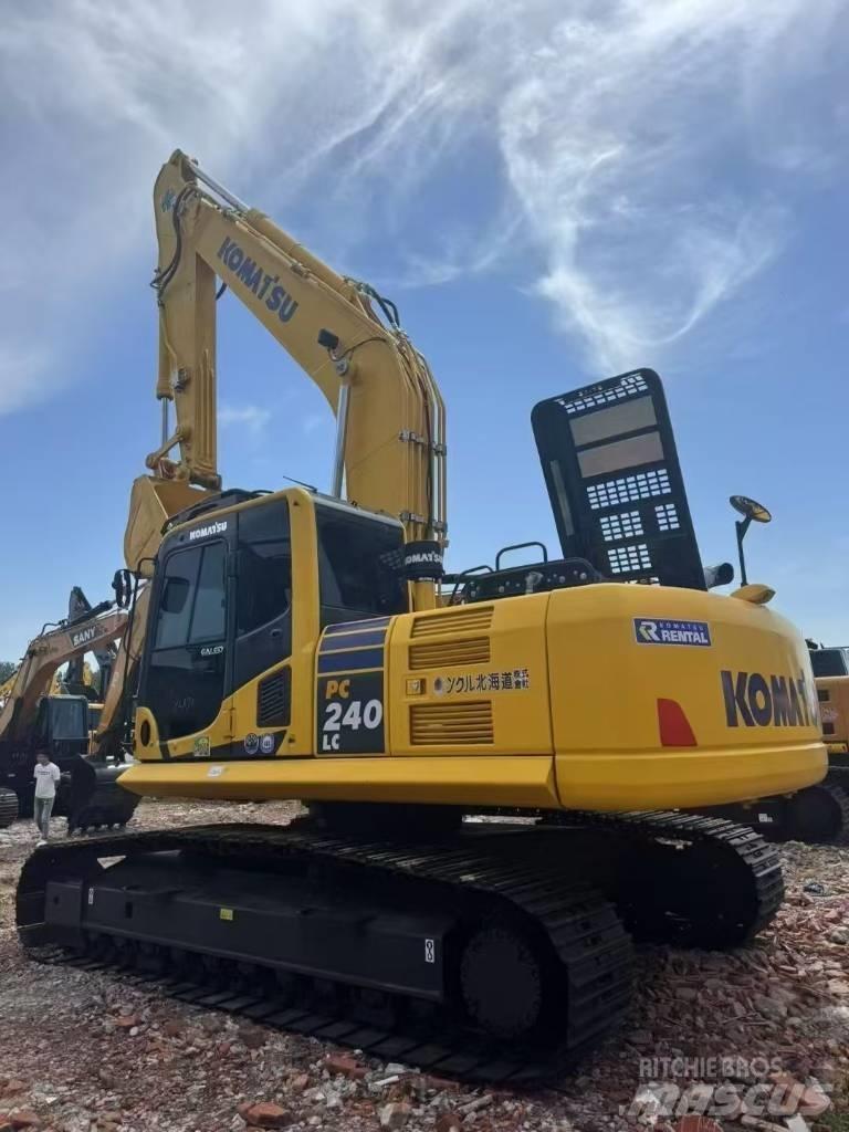 Komatsu 240LC-8 Raupenbagger