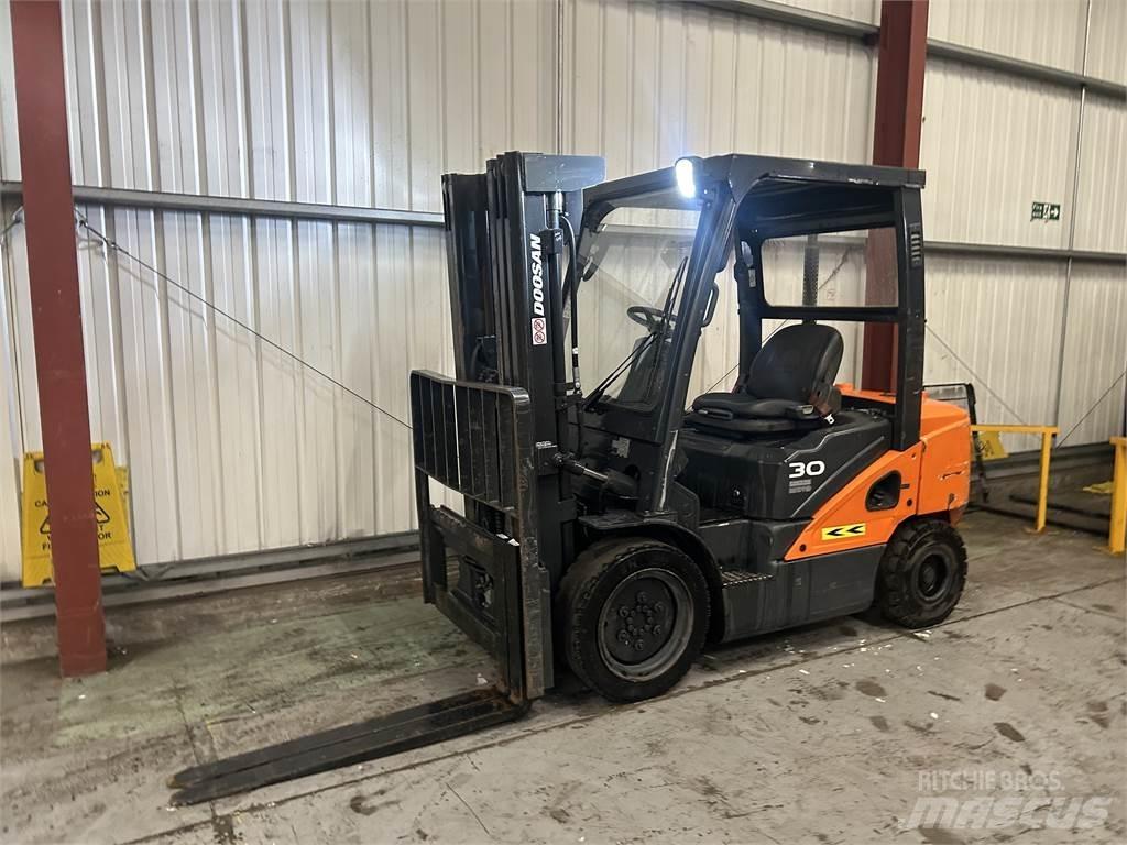Doosan D30S-5 Dieselstapler