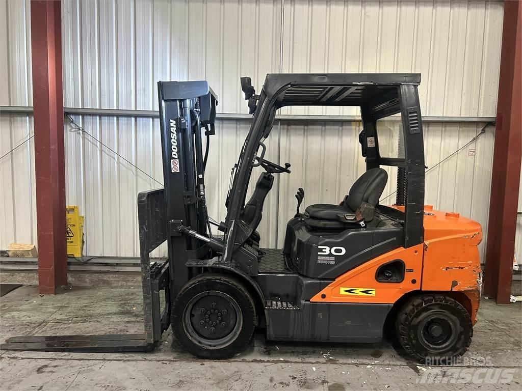 Doosan D30S-5 Dieselstapler