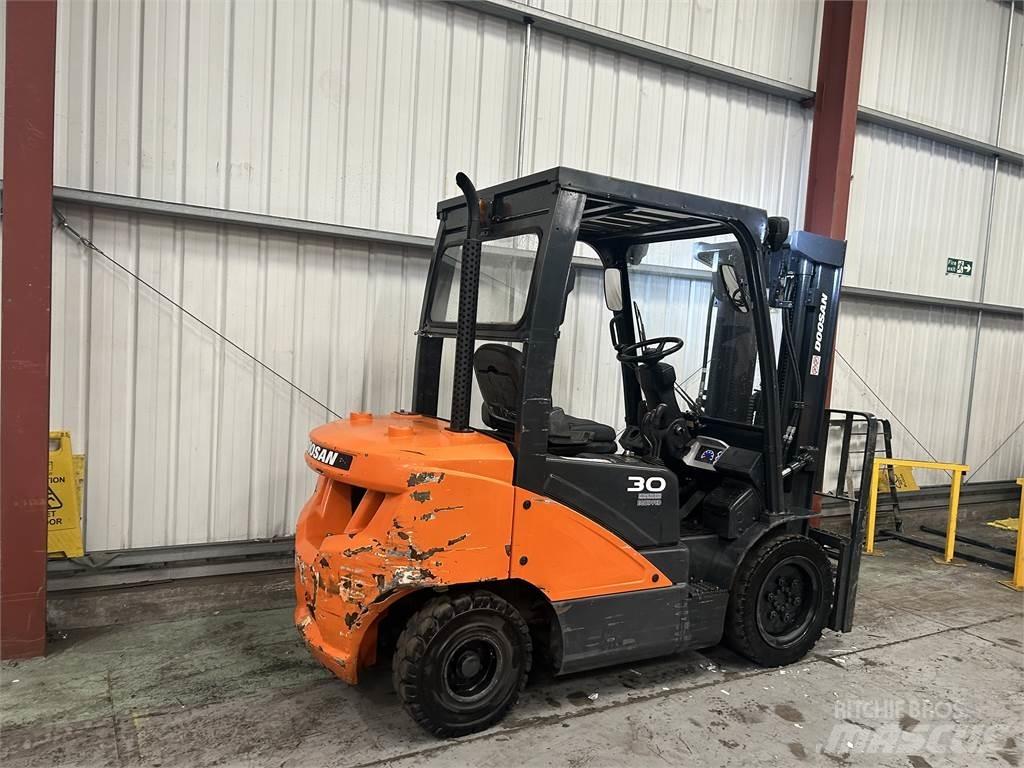 Doosan D30S-5 Dieselstapler