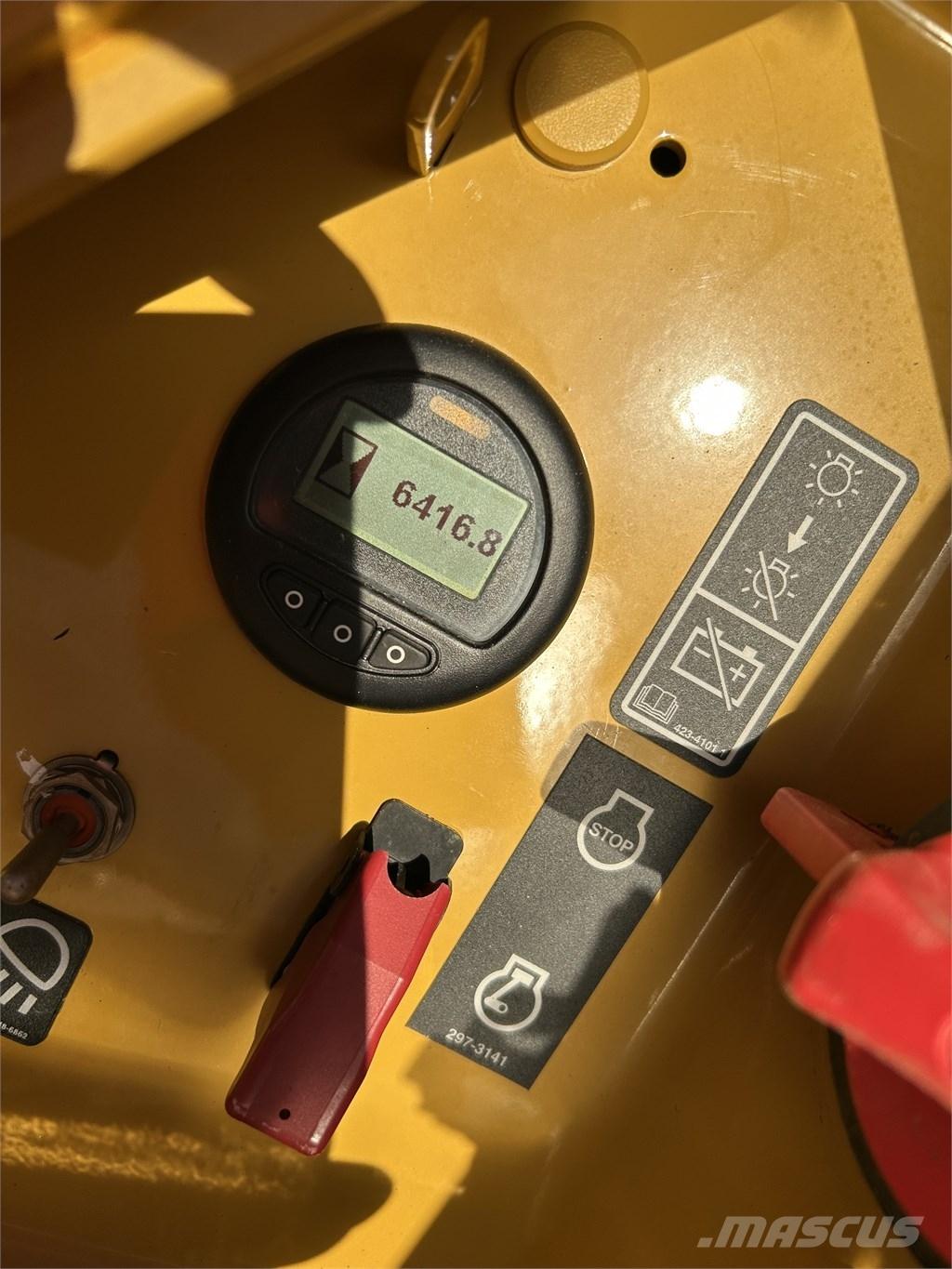 CAT D 5 LGP Bulldozer