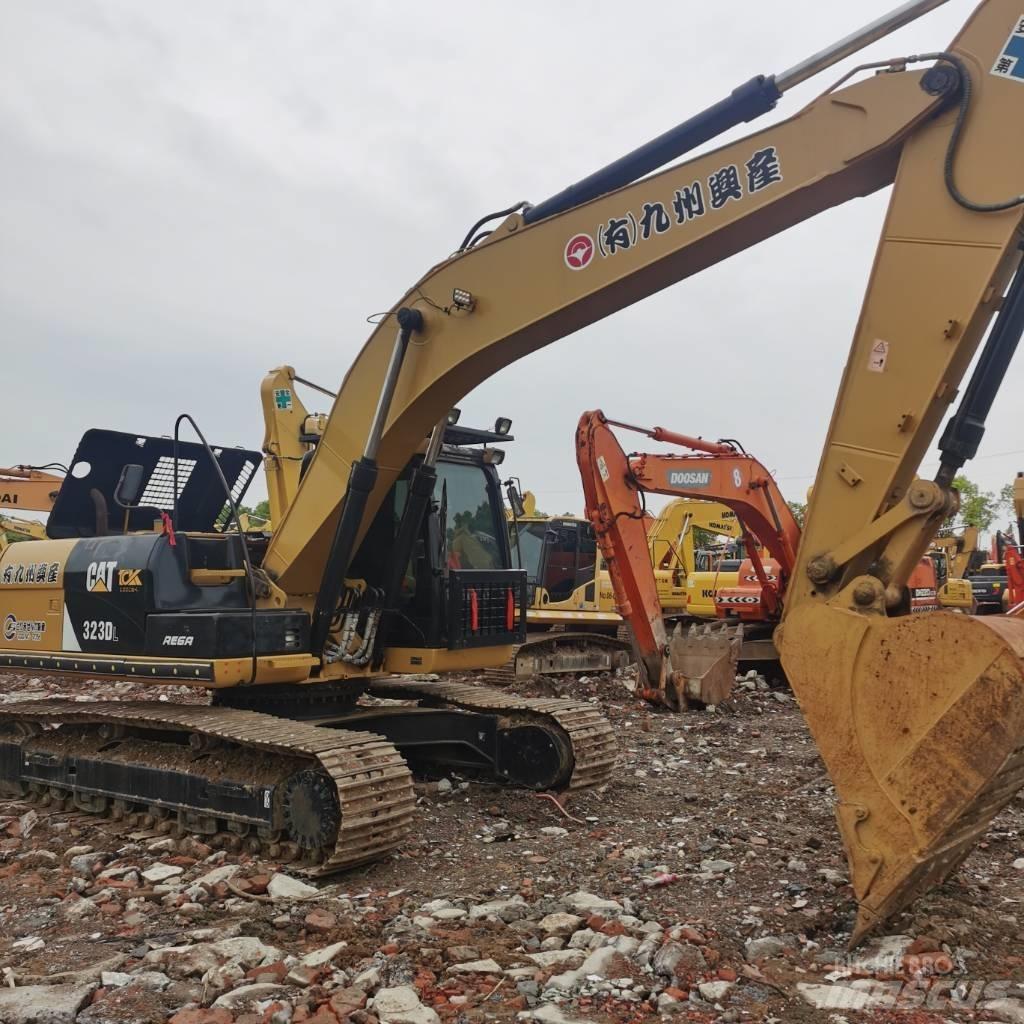 CAT 323DL Raupenbagger