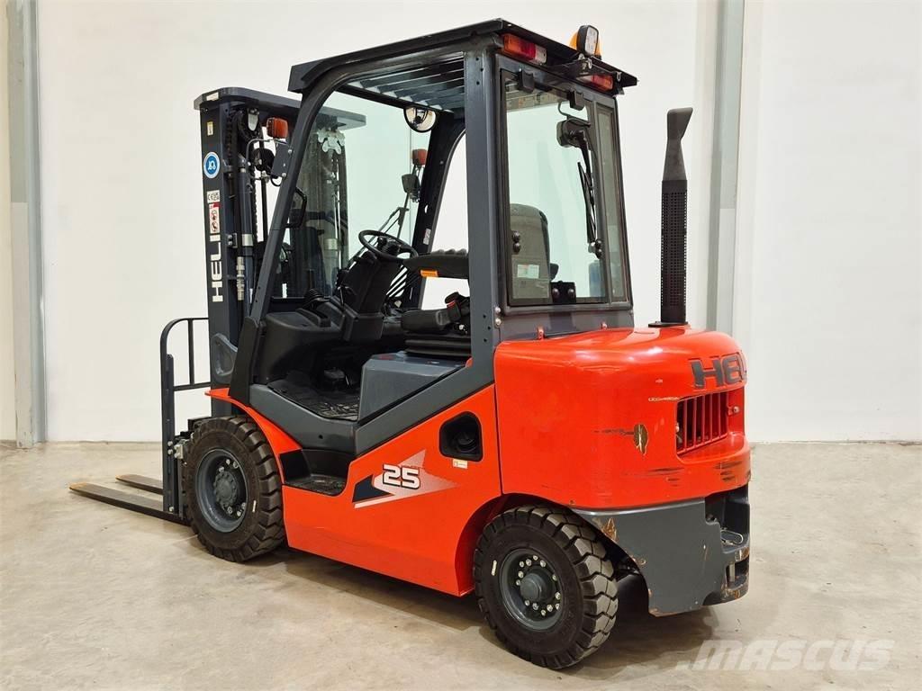 Heli CPCD25 XC26H Dieselstapler