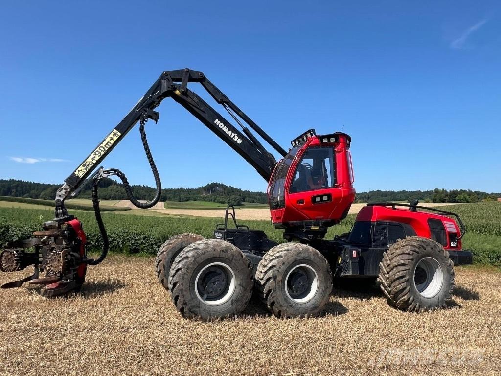 Komatsu 951 Harvester