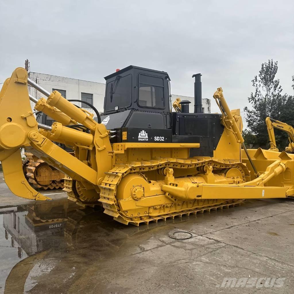 Shantui SD32 Bulldozer