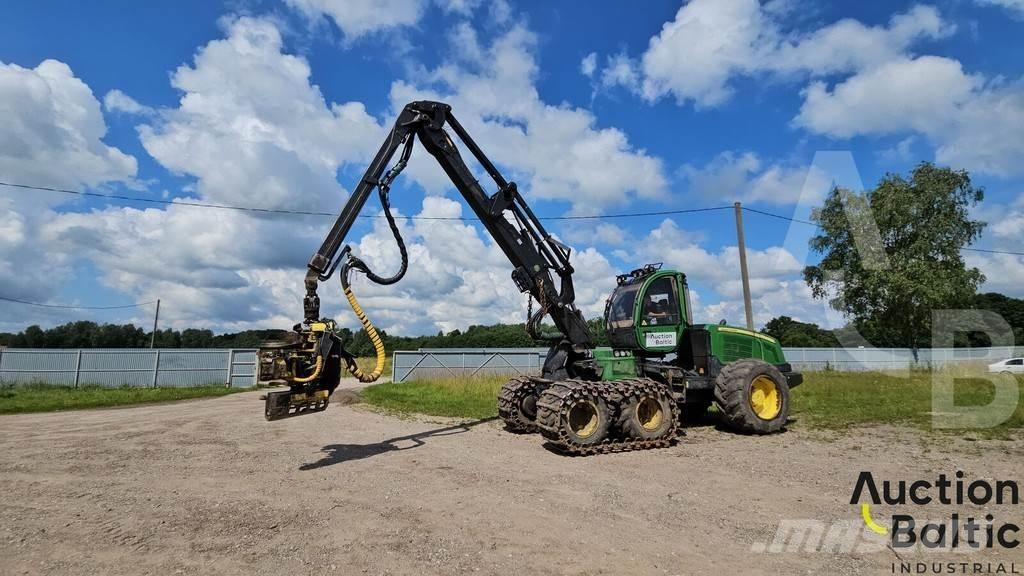 John Deere 1170 E Harvester