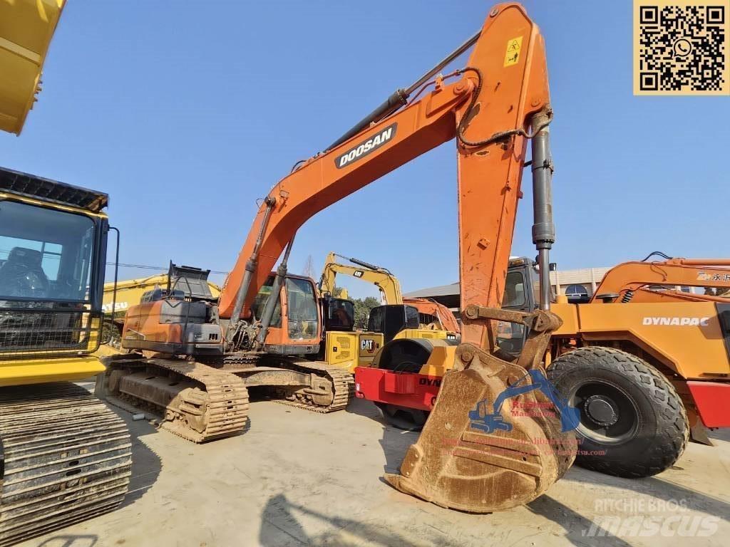 Doosan DX 300 LC Raupenbagger