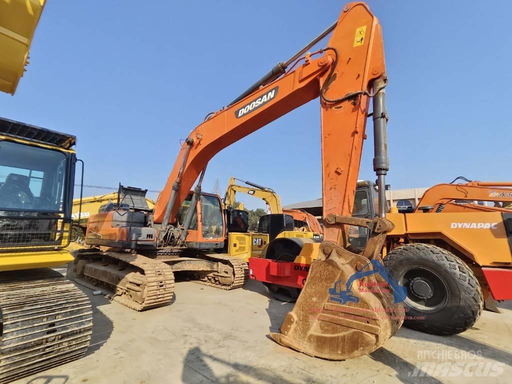 Doosan DX 300 LC Raupenbagger