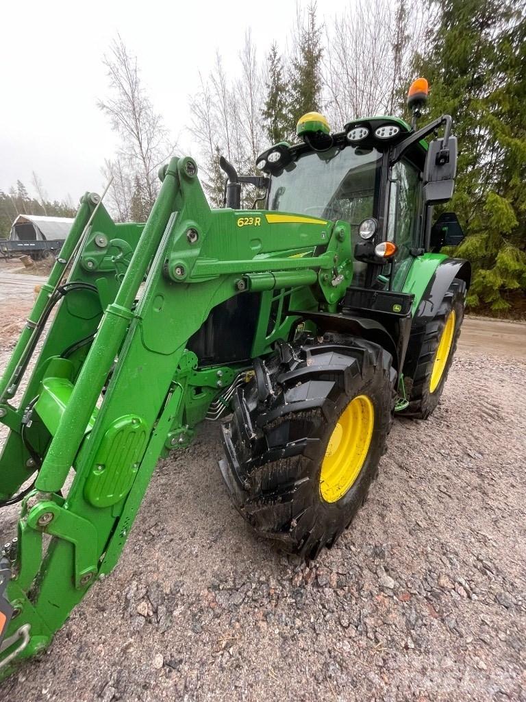 John Deere 6120 M Traktoren