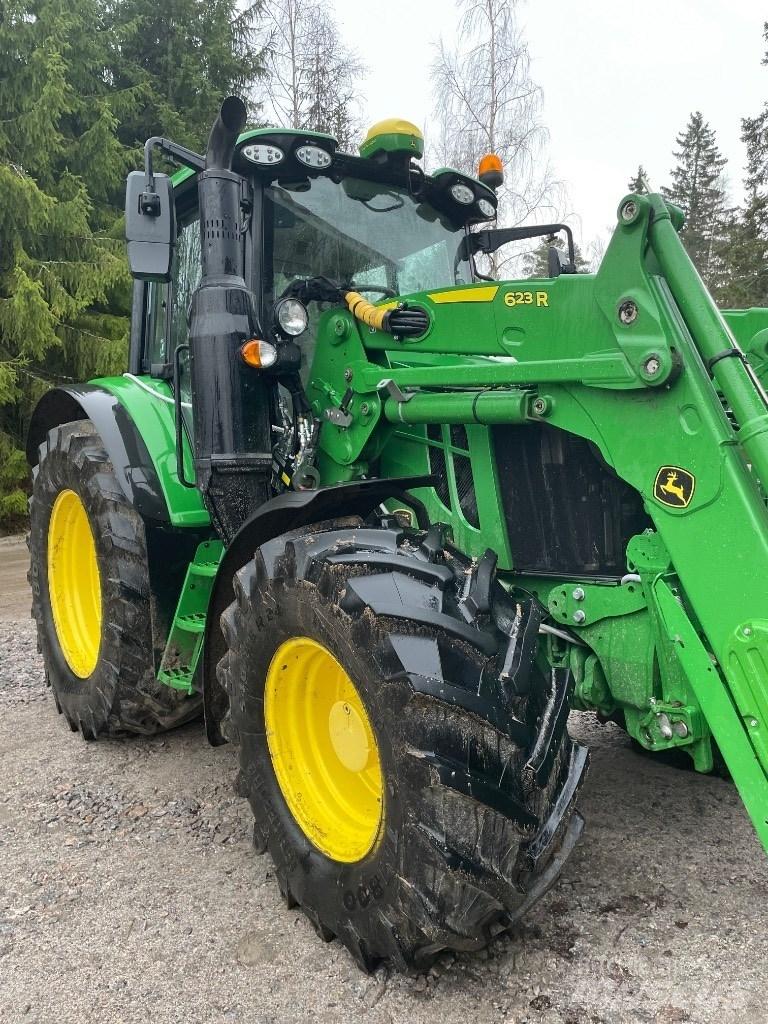 John Deere 6120 M Traktoren