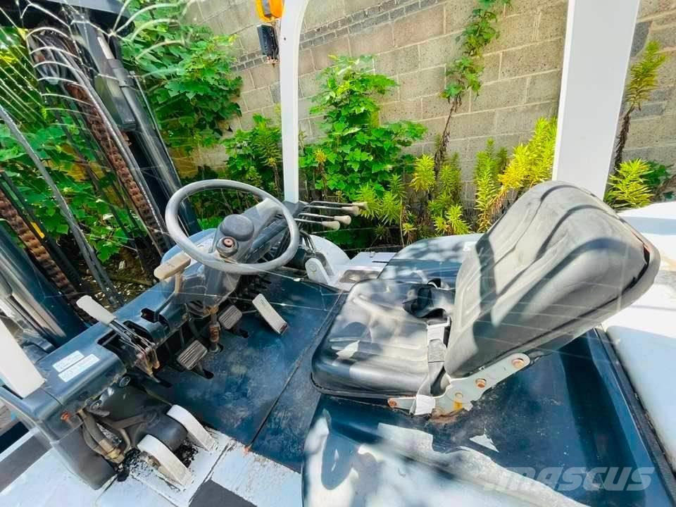 TCM FD100Z8 Dieselstapler