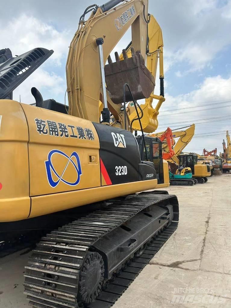 CAT CAT323D Raupenbagger