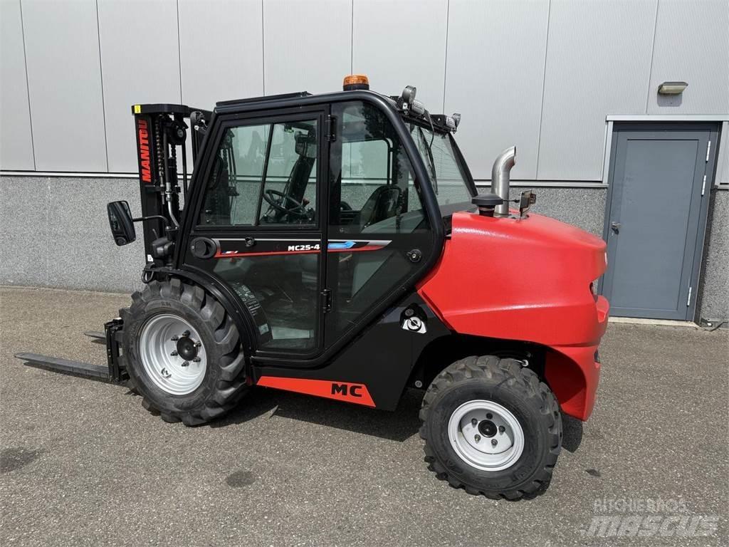 Manitou MC25-4 Geländestapler