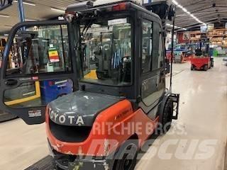 Toyota 02-8 FDJF 35 Dieselstapler