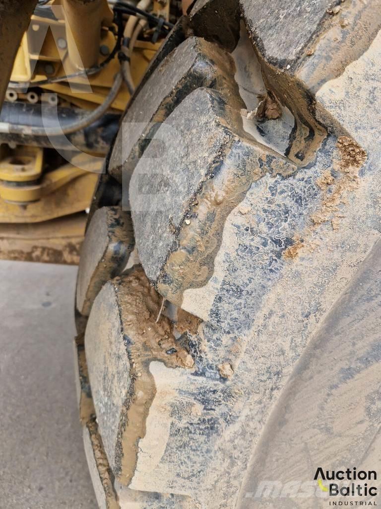 CAT 735C Dumper - Knickgelenk