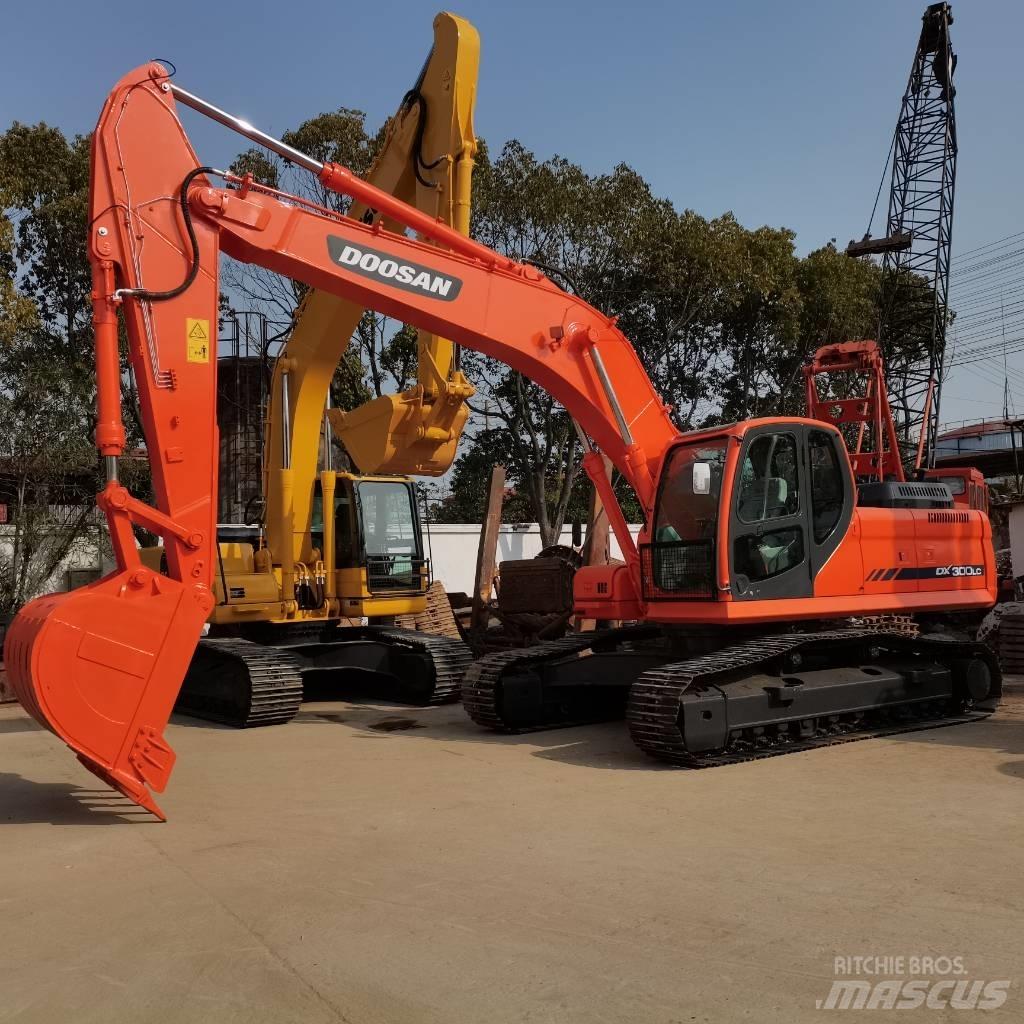 Doosan DX 300 LC Raupenbagger