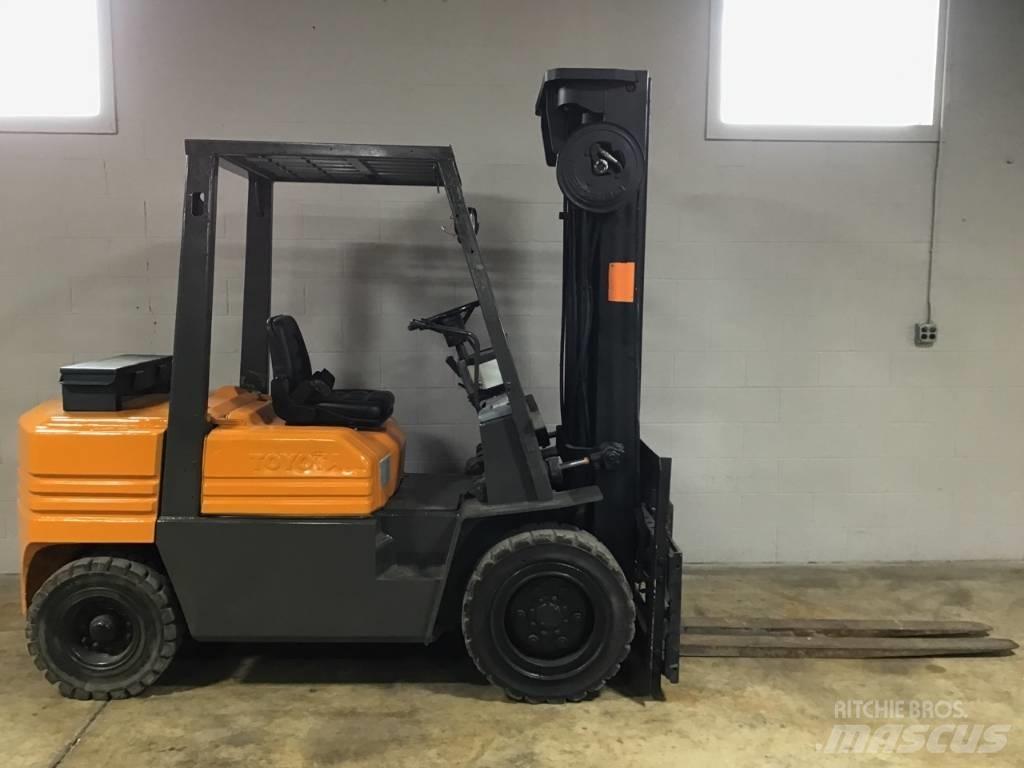 Toyota 02-5 FD 30 Andere Gabelstapler