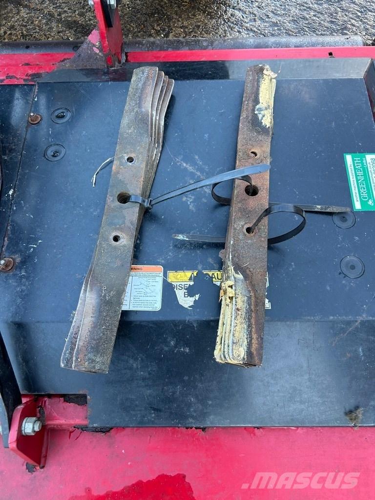 Progressive SDR-90 Gezogene und selbstfahrende Mäher