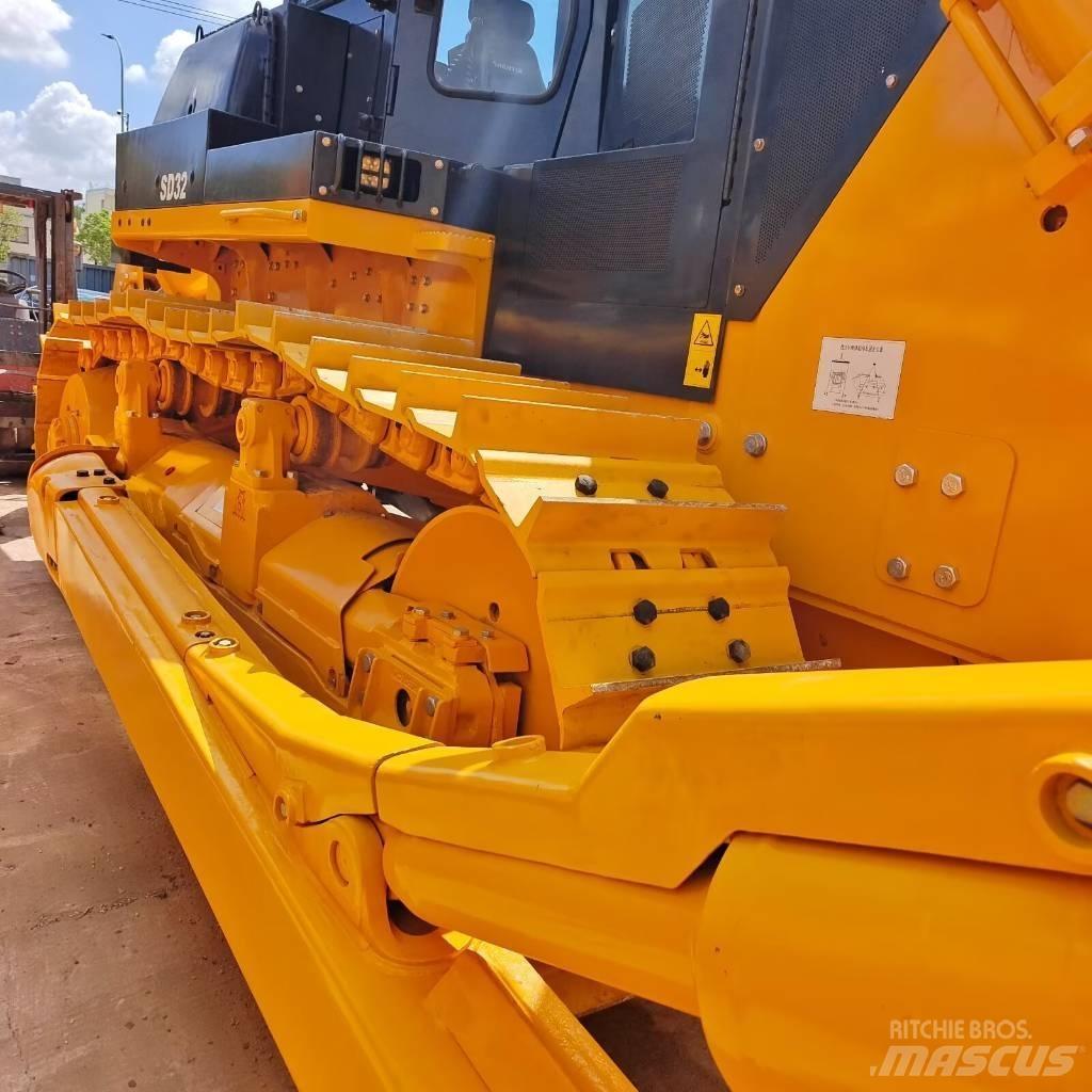 Shantui SD 32 Bulldozer