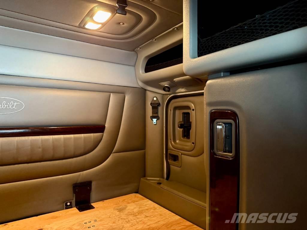 Peterbilt 389 PRIDE Sattelzugmaschinen